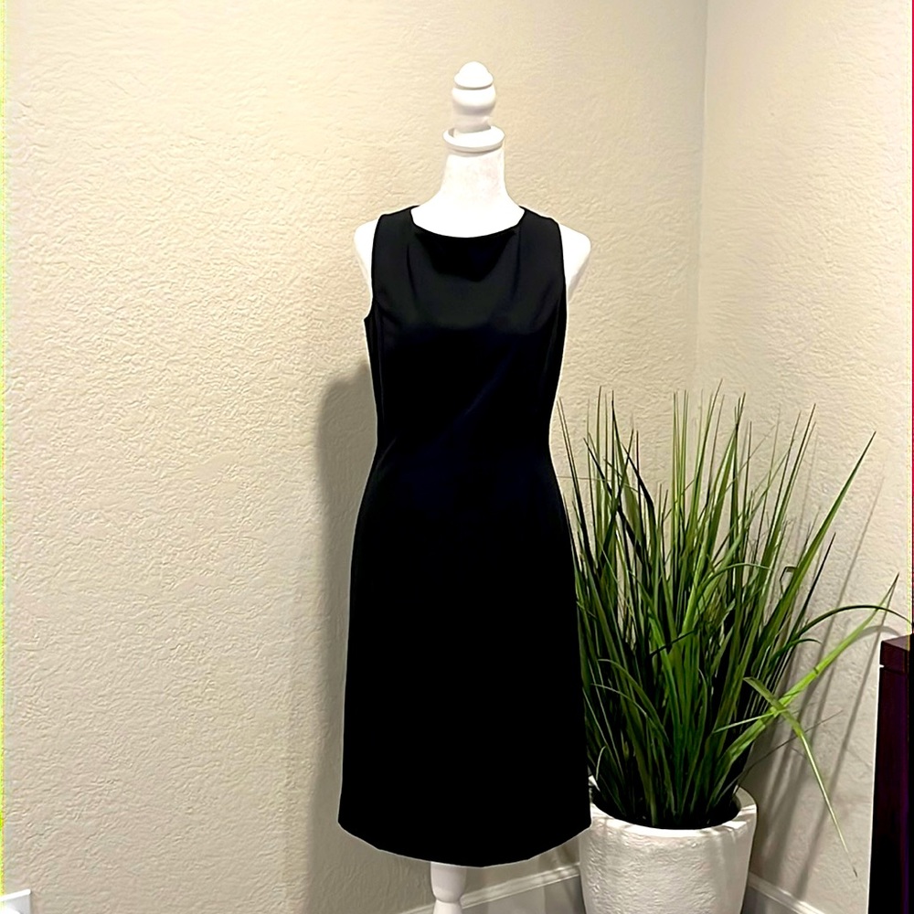 Tahari Tera Sleeveless A-Line Black Dress Sz. 8 EUC